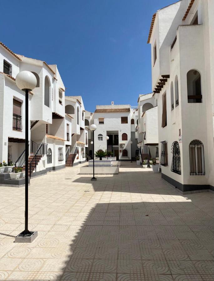 Apartment El Paraiso, 1 Bedroom 300M From The Sea Torrevieja Exterior foto